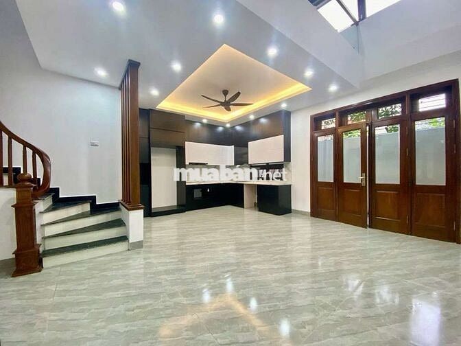 Bán nhà đẹp phố Ngọc Lâm – ngõ nông, 20m ra mặt phố
Diện tích 60m²