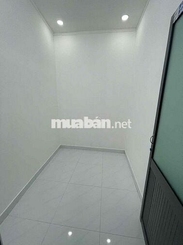 Bán gấp căn nhà 4m-6m giá chỉ 250tr gần đường Nguyễn Văn Bứa