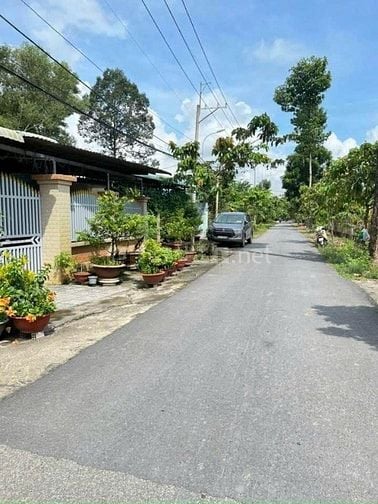  CẦN BÁN GẤP CĂN NHÀ Ở TÂN PHÚ TRUNG, CỦ CHI DT 143M2 GIÁ BAO NGỘP 870