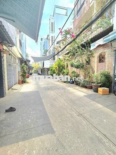 HOT! Hot! hot! HXH, Nhà 3 lầu,Diện tích đất 60,48m2. P.8, Q. Tân Bình.