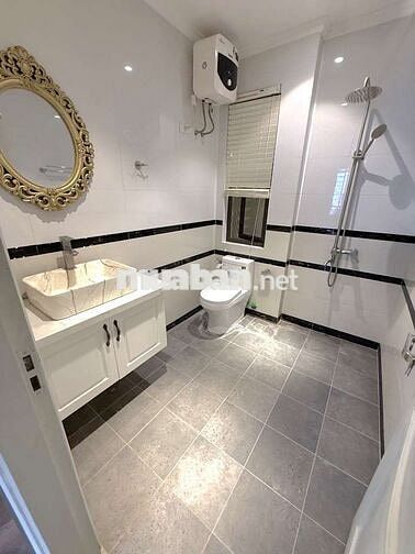 BÁN NHÀ 5 TẦNG NGÕ 206 CỔ LINH ĐỐI DIỆN AEON MALL LONG BIÊN ÔTÔ ĐỖ CỬA