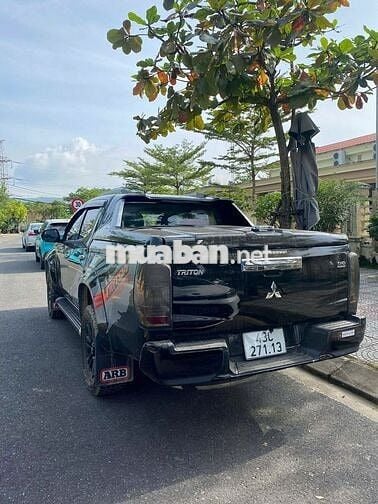 Mitsubishi Triton 2018 4x2 Mivec Premium Đen