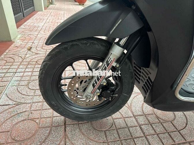 Lead 125 màu Đỏ Den Nhám