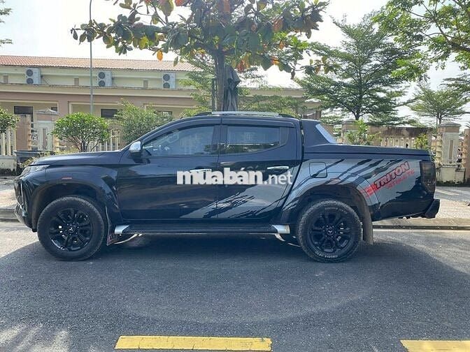 Mitsubishi Triton 2018 4x2 Mivec Premium Đen