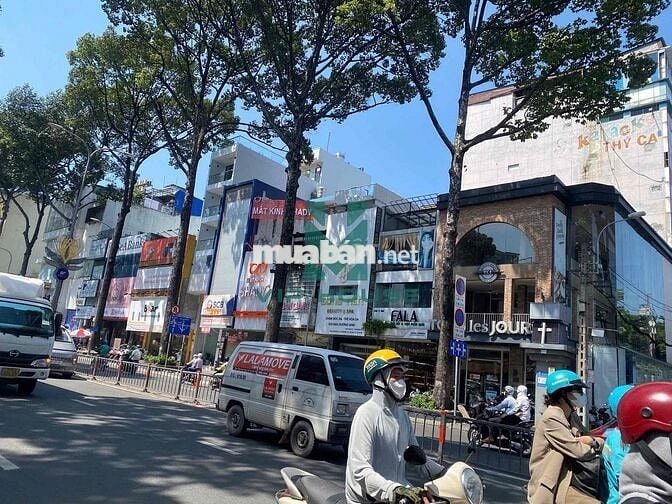GÓC 2MT hiếm đường 3 tháng 2 ngay VẠN HẠNH MALL ngang 5x16
