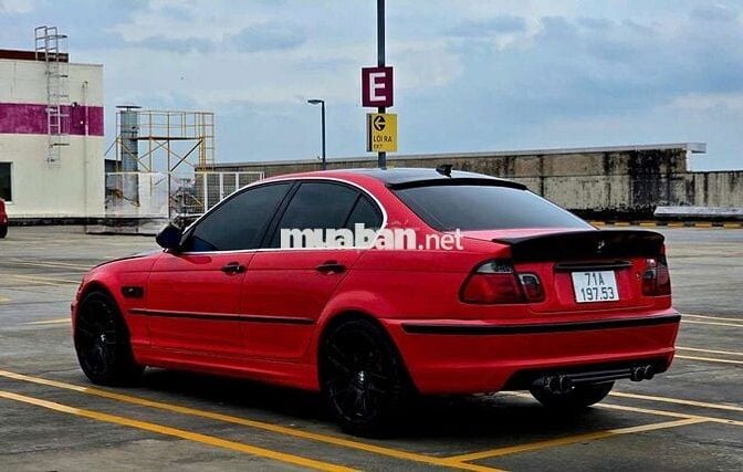 BMW 325i 2003 Full Option.