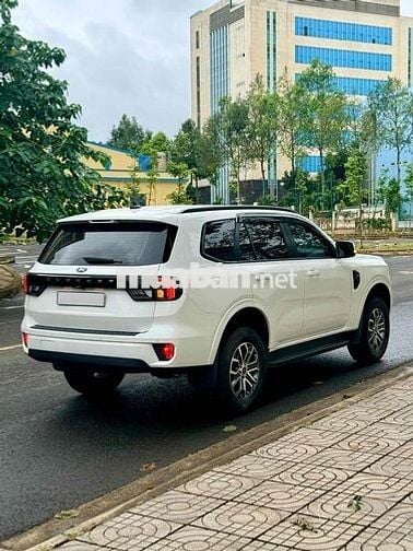 Ford Everest 2022 Ambient 1 Chủ mua Mới Rất Đẹp