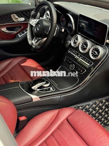 Mercedes Benz C300 AMG - 6Vạn . model 2020