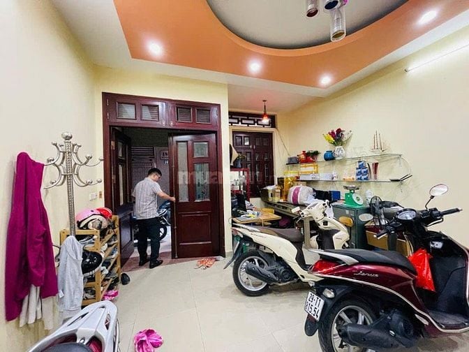Bán Nhà 5T Nguyễn Khang, Cầu Giấy, Dt 85M2 = 19,8 Tỷ, Oto 7c Vào Nhà.