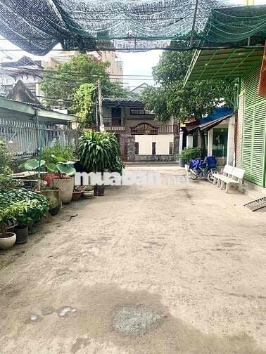 🌹 NHÀ NGANG HIẾM 6,4 m- Diện tích 108m2 – pháp lý: Chuẩn- Hẻm Xe hơi q