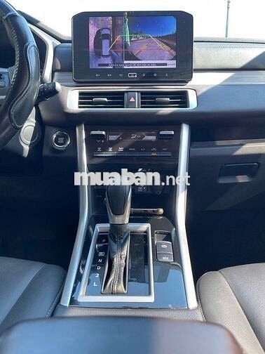 Mitsubishi Xpander 2024 Premium màu trắng