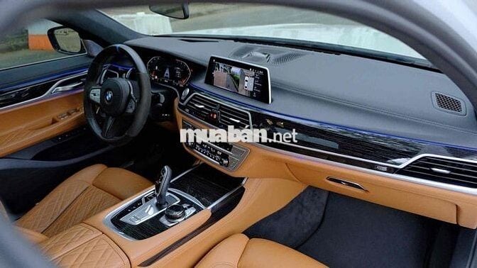 BMW 7 Series 2021 740Li - 19999 km Bank 90%