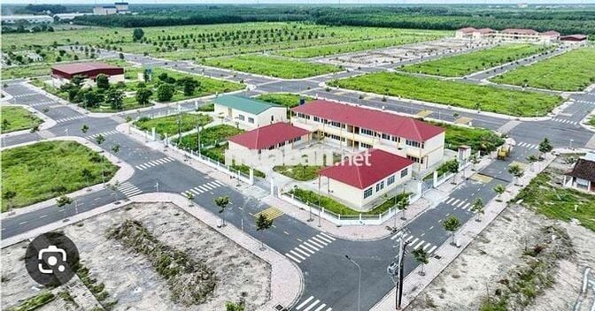 Bán Đất Xuyên Tâm giá Rẻ.gần trường học.gầm chợ . Gần UBND