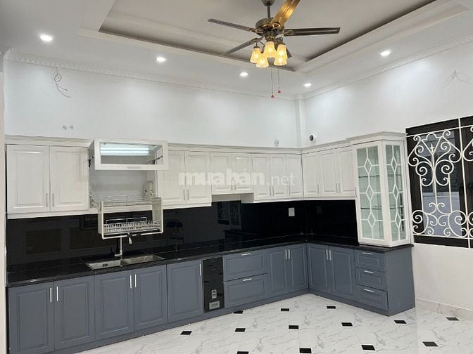 Bán nhà 62 m2 hẻm 12 ngách 28 ngõ 29 phố Chu Huy Mân - Long Biên