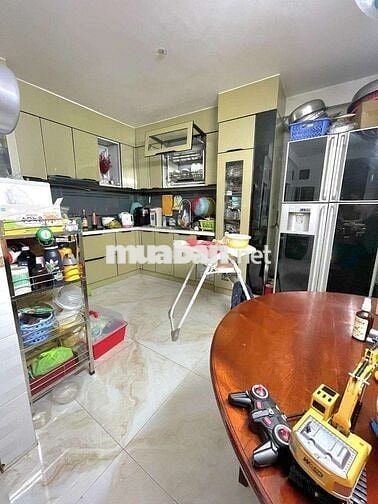 TÂN PHÚ
HẺM NHỰA 8M OTO THẲNG MỘT TRỤC 3 TẦNG BTCT 77M² NHỈNH 8 TỶ