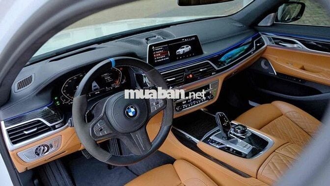 BMW 7 Series 2021 740Li - 19999 km Bank 90%