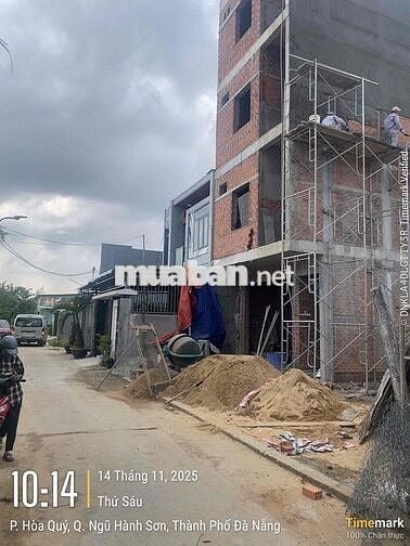 Hoa hậu kiệt Nam Kỳ Khởi Nghĩa. sát vách làng đại học