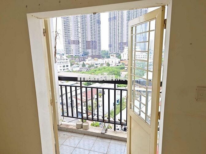 Cần cho thuê 1 phòng trống trong căn hộ 2PN, 1WC Linh Trung, Thủ Đức.