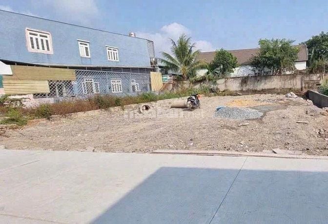 Đất full thổ cư 177m2(7x25) hẻm Đường Nguyễn Thị Tú,Xây dựng tự do 