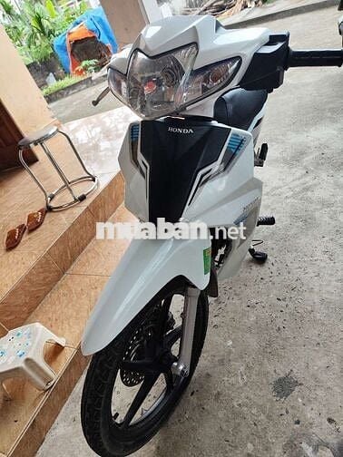 Honda Wave Blade 2017 Trắng đen mới tinh chất