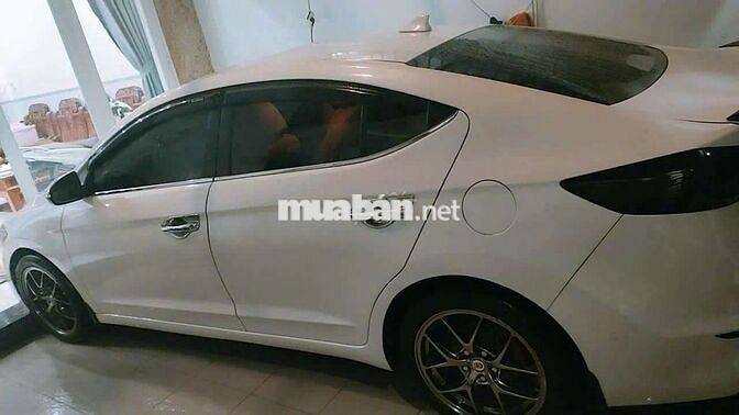 Hyundai Elantra 2016 Số sàn Trắng