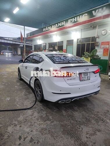 Hyundai Elantra 2016 Số sàn Trắng