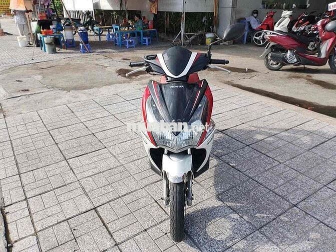 Honda Air Blade Đỏ trắng đen