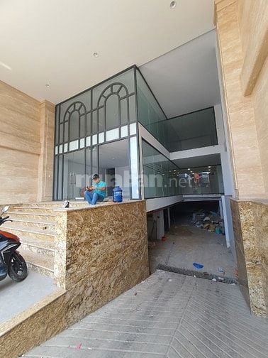 Bán Toà Nhà 990 Âu Cơ- Tân Bình. Dt 9.5x33- Kếu Cấu: 10 Tầng( 1H-8L)