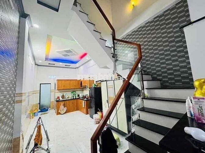 Nhà 4 tầng QUẬN 8 - Dt 69m2 (3,6x20m) - 5PN - ko Quy Hoạch -SHR H.Công