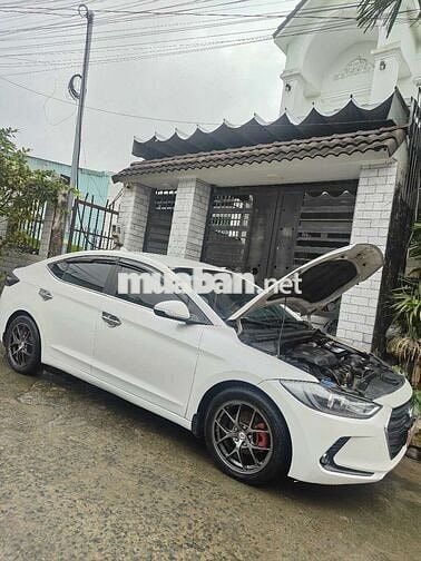 Hyundai Elantra 2016 Số sàn Trắng