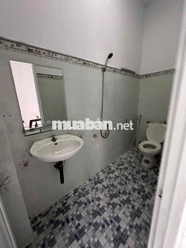 Khách bỏ cọc vẫn chốt giá cũ - nhà kinh doanh buôn bán