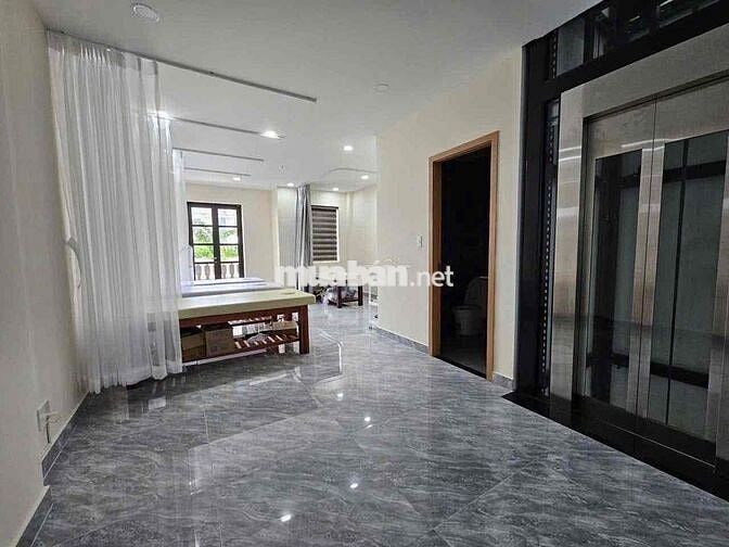 CHO THUÊ NGUYÊN SÀN TẦNG TRỆT VÀ LẦU 1 Nhà mới có thang máy