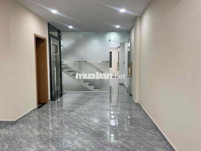 CHO THUÊ NGUYÊN SÀN TẦNG TRỆT VÀ LẦU 1 Nhà mới có thang máy