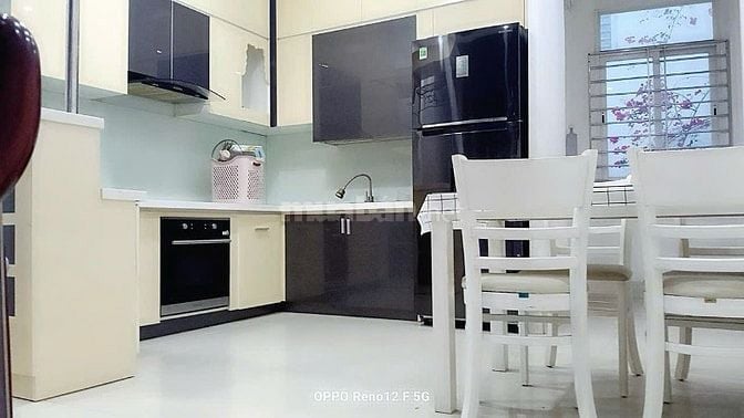 Chủ Đi Nơi Khác Để Lại Nhà Mặt Tiền Quận 2-Đủ Nội Thất-Sổ Riêng-Giá Rẻ