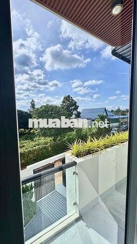 CHÍNH CHỦ —- CẦN BÁN CĂN NHÀ TÂM HUYẾT, MỚI 100% SAU CHỢ EKAO