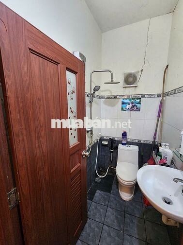 BÁN NHÀ HẺM XE HƠI CẠNH CHỢ NGUYỄN VĂN TRỖI ĐƯỜNG LÊ VĂN SỸ QUẬN 3