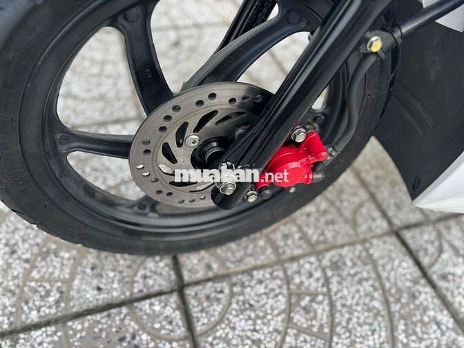 Vision 2019 khoá smk trắng sporty,xe đẹp máy zin