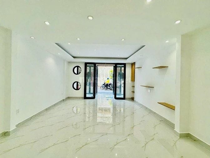 CHO THUÊ NHÀ HẺM Ô TÔ - FULL NỘI THẤT, GIÁP VÕ VĂN TẦN, Q.3. GIÁ CHỈ 2