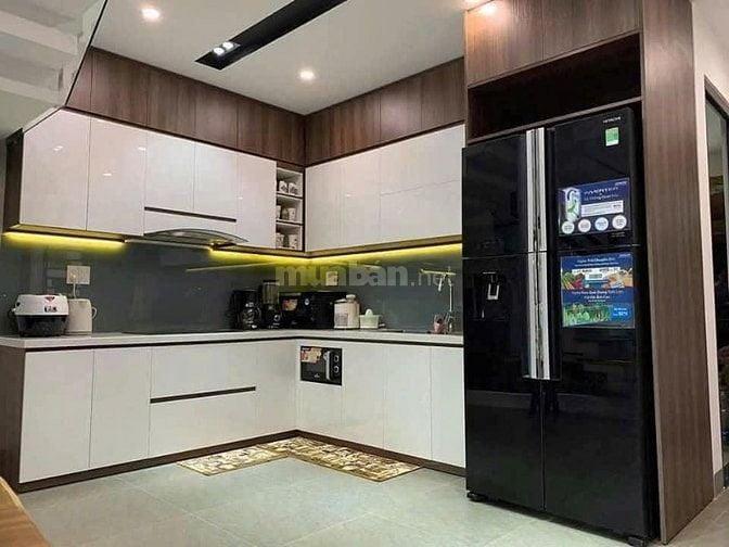 CHO THUÊ NHÀ HẺM Ô TÔ - FULL NỘI THẤT, GIÁP VÕ VĂN TẦN, Q.3. GIÁ CHỈ 2