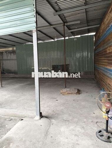 Kho cho thuê DT 300m² có điện nước sh đường tải 5T vào Kg ngập,Dột Ạ!