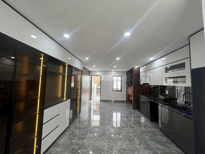 Bán Nhà, Ô TÔ Vào Nhà, Đường Hoàng Mai 50m, 7 tầng, mt 4.2m, 18.9 tỷ