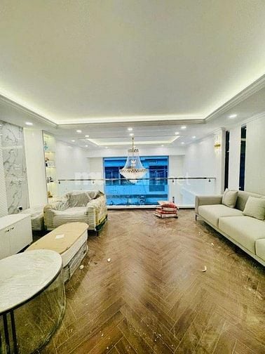 Bán nhà Giang Văn Minh 7 tầng, có thang máy, ngõ nông, gần phố