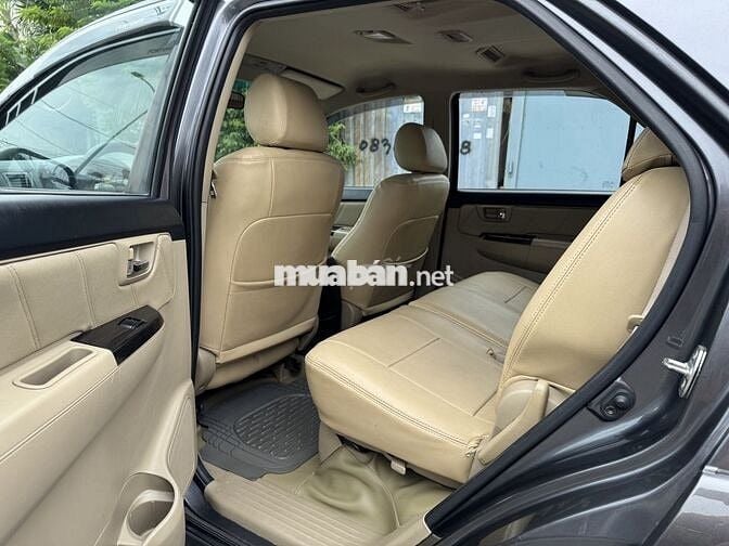 Toyota Fortuner 2014 Xám