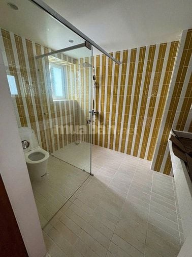 Cho thuê tòa nhà 413B Lê Văn Sỹ, Phường 12, Quận 3. 