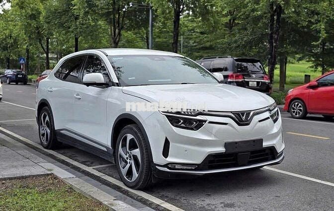 Vinfast VF8 Eco 2022 Trắng Mới 99%