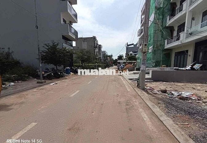 💥MỜI GỌI ĐẦU TƯ HẺM VIP NHẤT VƯỜN LÀI XÂY DỰNG TỰ DO ĐẤT GẦN 900M2 THỔ