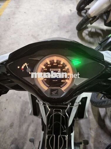Honda Future FI 2025 Trắng Đen 700 km