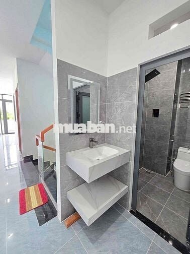 BÁN NHÀ PHỐ HIỆN ĐẠI ĐẸP LONG LANH TẠI DĨ AN BÌNH DƯƠNG