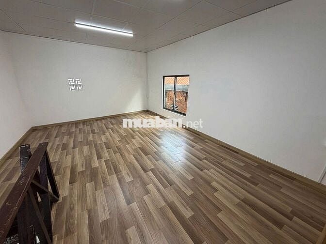 Cho thuê nhà lầu trục chính hẻm 10 đề thám gần đại lộ hòa bình 8 triệu