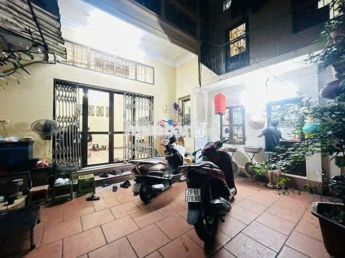 Phân Lô Tôn Đức Thắng 31m2, Nhà 5 T, Nở Hậu Gần Phố,Gần Hồ Văn Chương